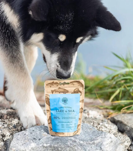 ESSENTIAL FOODS Lake & Sea Tiny Crackers - trening poslastice za pse sa ribom (100g)