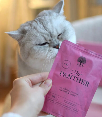 ESSENTIAL FOODS The Panther Pâté - pašteta za sterilisane mačke sa piletinom i ćuretinom u sosu
